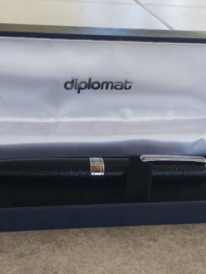 Diplomat pen black leather with case new