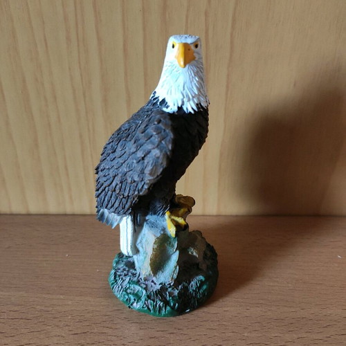 Collectible bald eagle figurine new