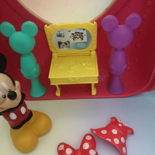Disney Minnie Mouse Fashion on the Go playset 2011 by Mattel like new