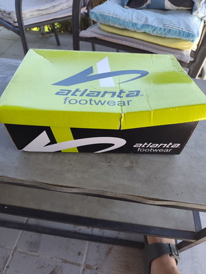 Atlanta athletic shoes new, size 40, black