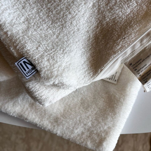 Set of white fleece pillowcases number two like new