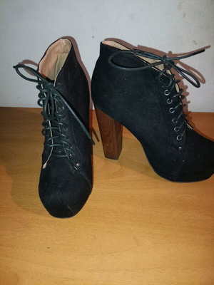Women's ankle boots like new, velvet, size 40, black