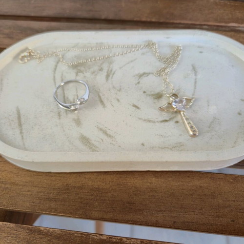 Faux Bijou necklace and ring unused, silver