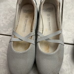 Women's shoes size 40 like new, gray