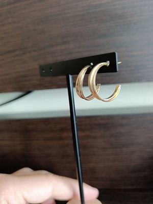 Women's earrings gold color like new, elegant