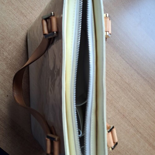Louis Vuitton Handbag like new, yellow