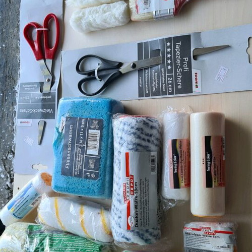 Paint brushes and rollers unused, German quality, 110 pcs