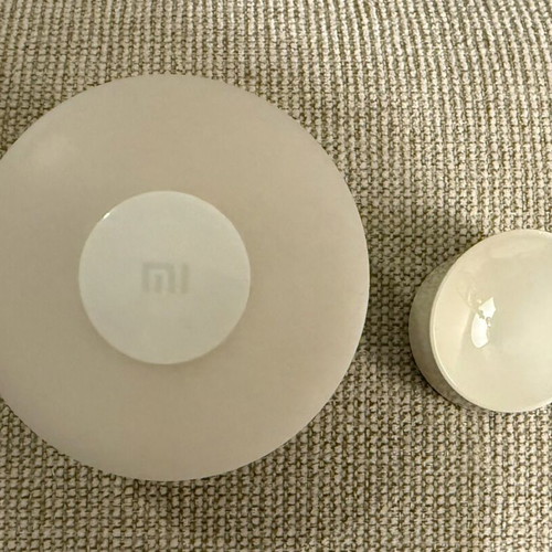 Mi Motion-Activated Night Light 2 like new with motion and light sensors