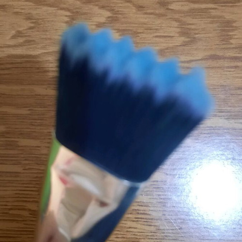 Makeup brush for contour like new
