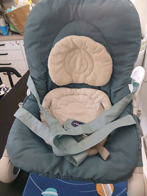 Chicco Relax bouncer used without bar