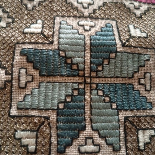 Runner central with handmade embroidery and rich fringes new