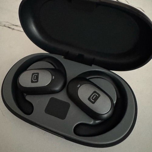 Cellularline Bluetooth Earbuds like new
