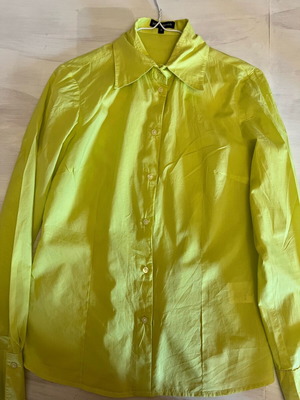 Julia Bergovich medium shirt used, yellow