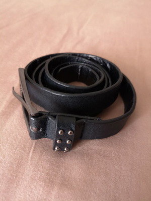 Ζώνη μαύρη λεπτή μεταχειρισμένη, μέγεθος 95