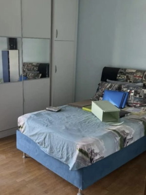 Ημίδιπλο κρεβάτι μεταχειρισμένο με αποθηκευτικό χώρο χωρίς στρώμα