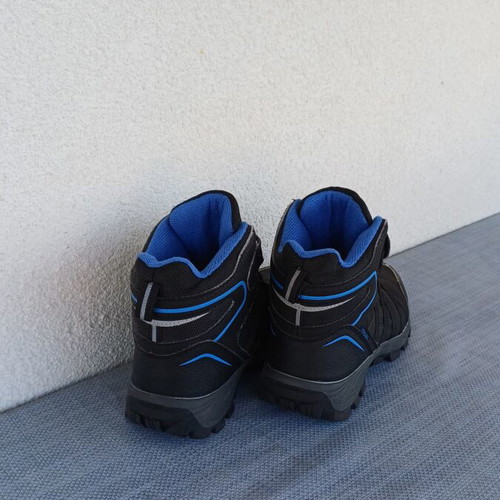 ZYLDK Outdoor Snow Boots Kids Size 35 Like New Black Blue
