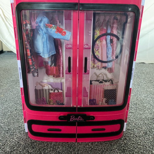 Barbie closet wardrobe with clothes and accessories like new