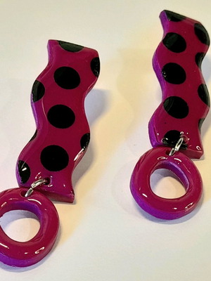 Polka-dot earrings new, handmade, fuchsia with black dots
