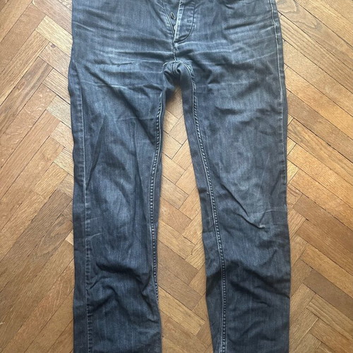 Zara black pants size 38 used with button damage