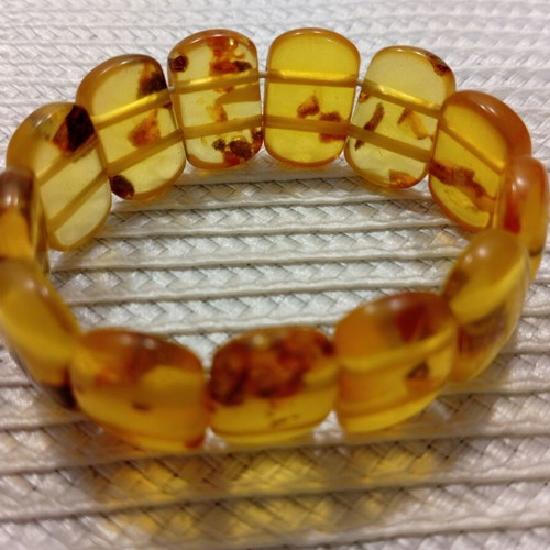 Amber Style Bracelet like new, lightweight elastic plastic