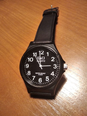 Ρολόι χειρός Q&Q Quartz καινούργιο, δερμάτινο λουράκι, αδιάβροχο 100m