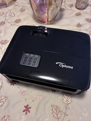Optoma projector like new