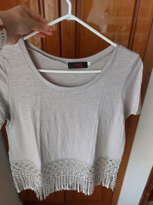 Women's blouse new, size S, gray with lace fringes