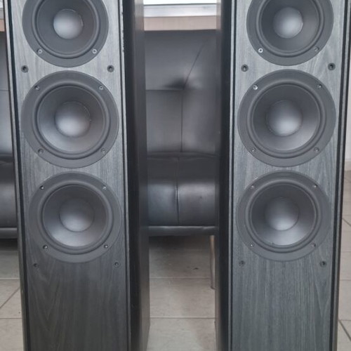 Jamo Classic 8 floorstanding speakers, 150-200W, 4 ohm