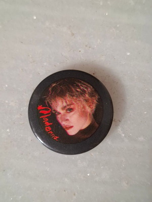Madonna pin like new from the 90's, black