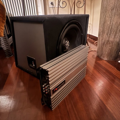 Subwoofer Ground Zero 12’ and Nakamichi amplifier like new