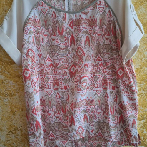 Stradivarius L blouse used, white and red, short sleeves