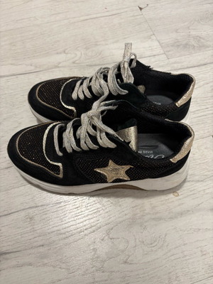 Γυναικεία sneaker αθλητικά Rococo 39 σαν καινούργια, μαύρο και χρυσαφί