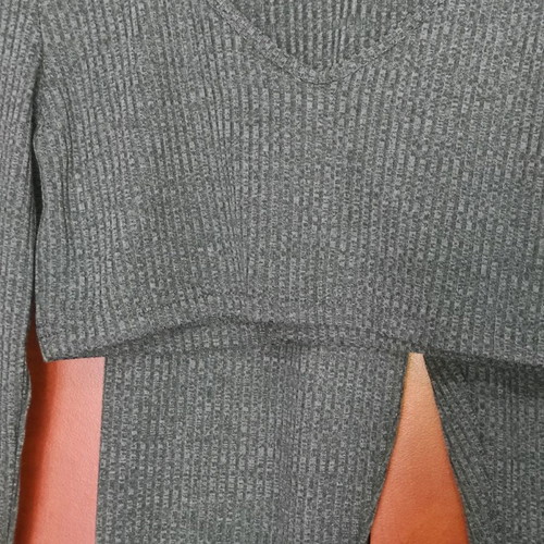 Gym set with crop top and leggings like new, gray