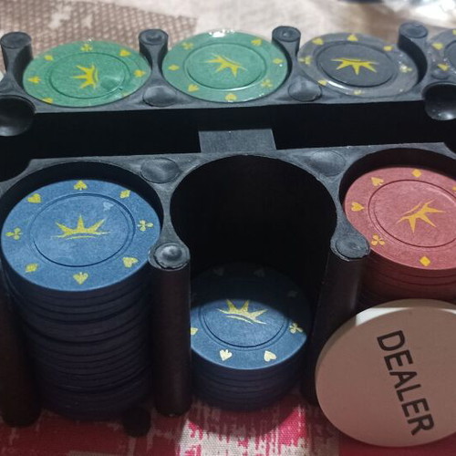 Poker Status set of 3 poker chip cases and metal box