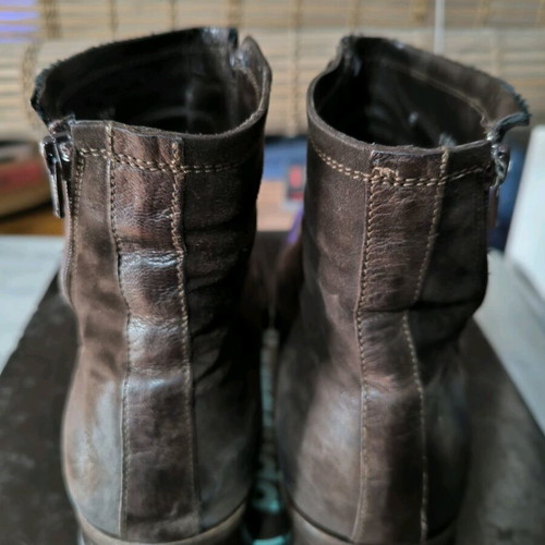 Barracuda by FABI Italy ankle boots like new, brown