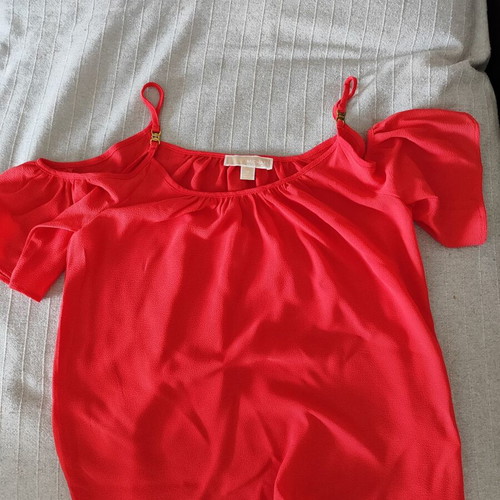 Michael Kors blouse with open shoulders red new