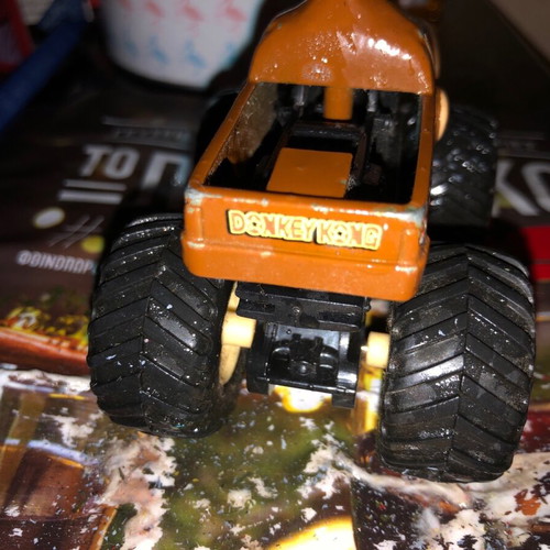 Monster truck like new, 20#
