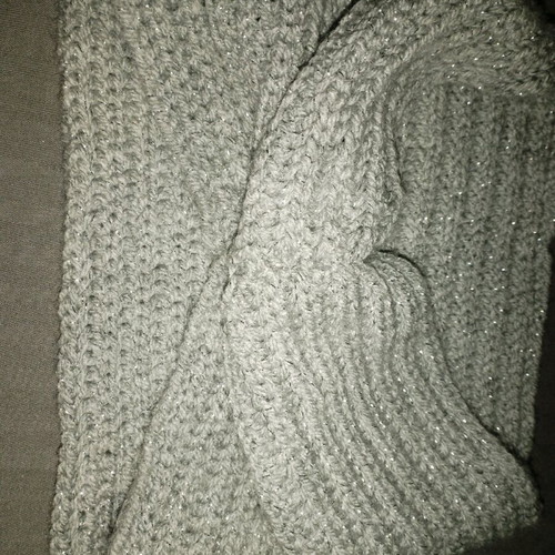 Full face knit gray with silver details like new