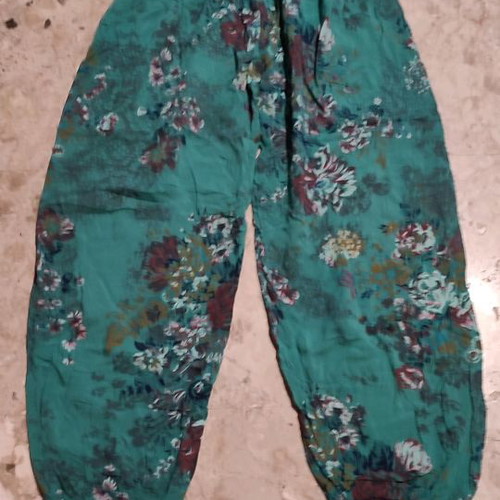 Pantelona used No S, thin fabric