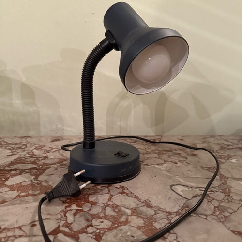 Table lamp with adjustable arm like new, black desk light