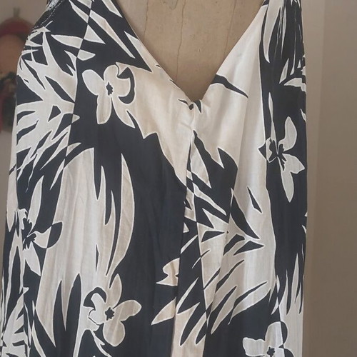 Lisa Campione summer dress like new, black and white embroidered