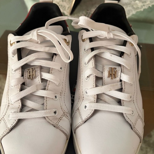 Tommy Hilfiger leather sneakers used, size 38, white