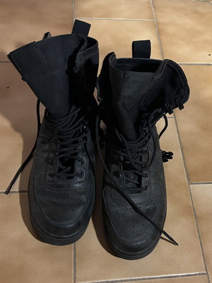 Nike SF Air Force 1 High μποτάκια σε ολόμαυρο χρώμα, μέγεθος 44.5