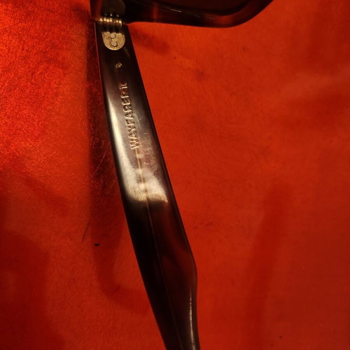 Ray Ban Wayfarer sunglasses like new, vintage brown tortoise