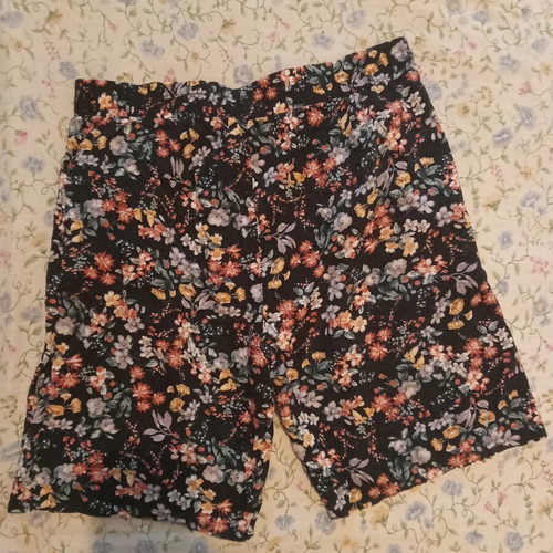 Soft shorts with pockets used, multicolor, size M