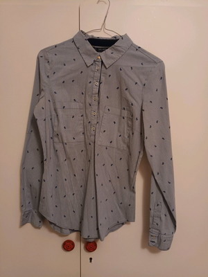 Zara women's shirt size medium like new, white and blue