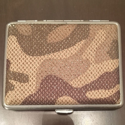 Camouflage cigarette case like new