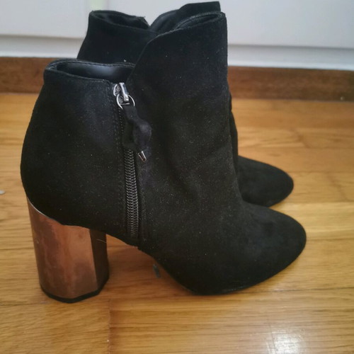 Bershka ankle boots with thick silver heel, black suede, size 37 like new