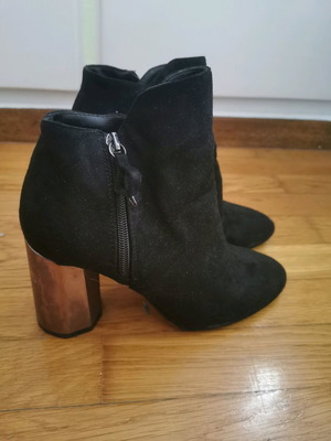 Bershka ankle boots with thick silver heel, black suede, size 37 like new