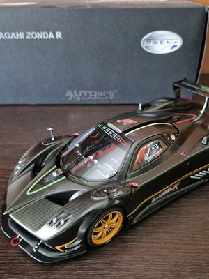 Pagani Zonda R Autoart Signature Series 1/18 model Black Carbon new